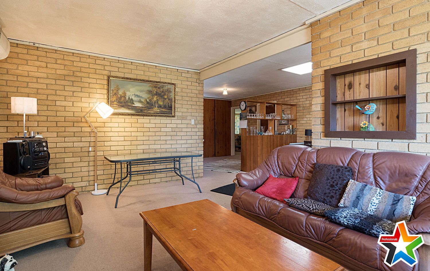 57 Diane Crescent, Croydon VIC 3136, Image 2