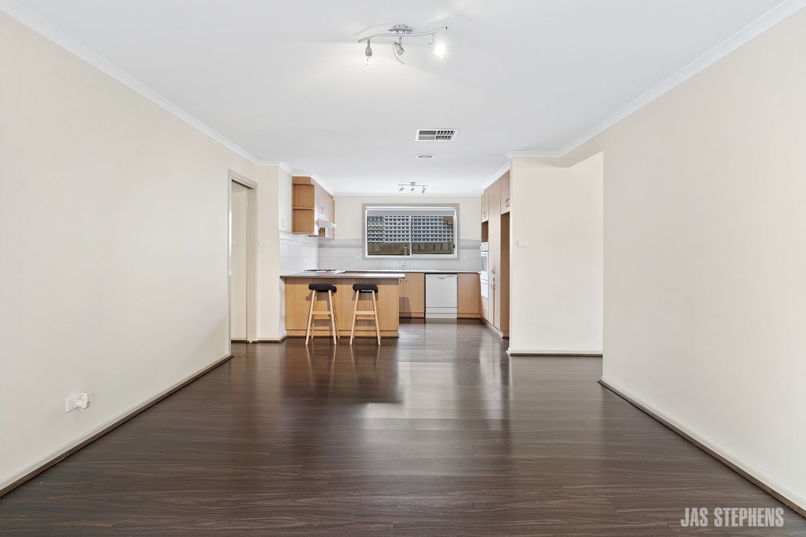 10 Shale Court, Delahey VIC 3037, Image 2