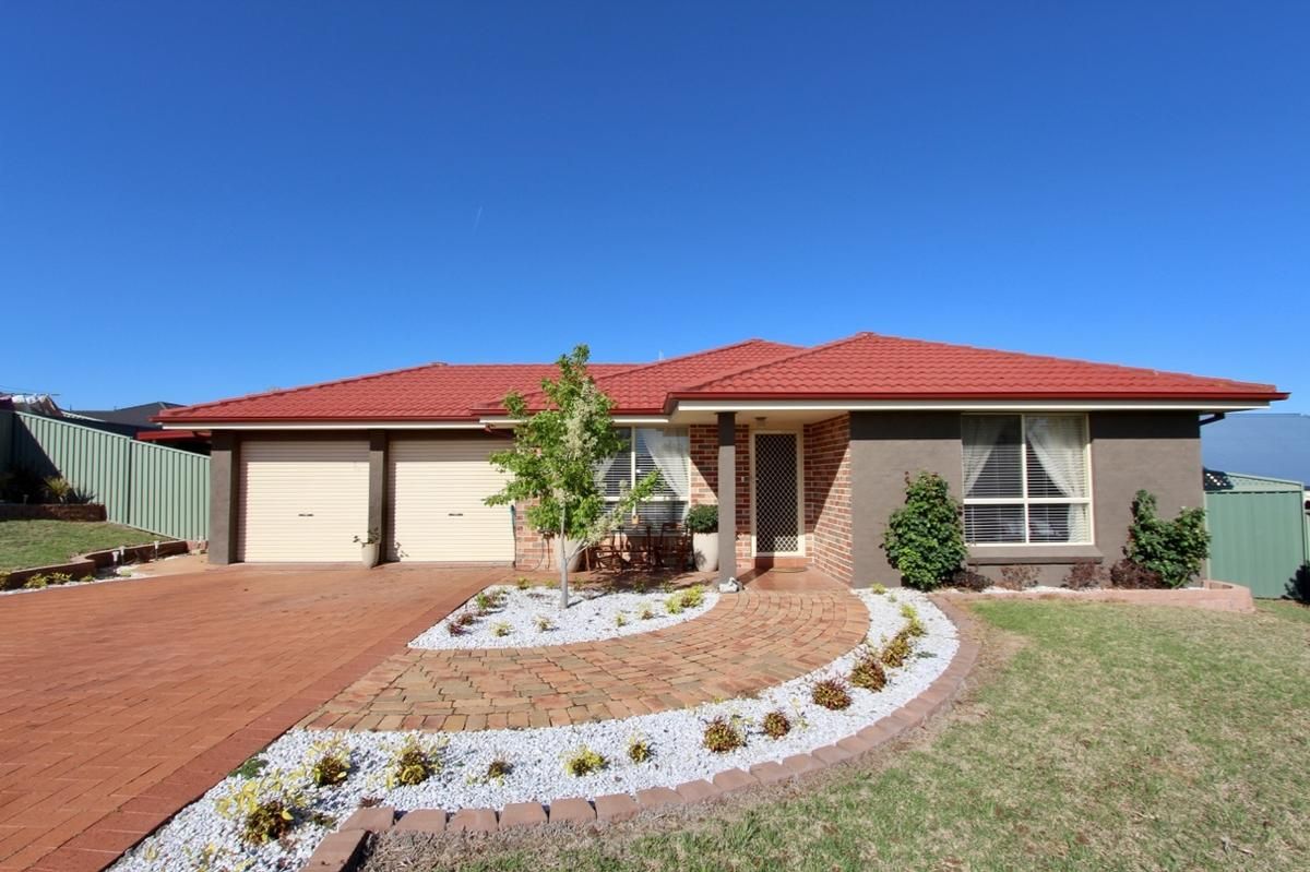 32 Sapphire Crescent, Kelso NSW 2795, Image 0