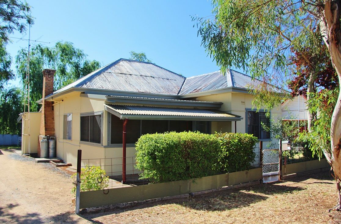 23 Brundah Street, GRENFELL NSW 2810, Image 0