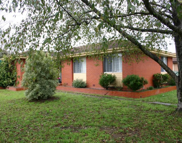 8 Jackson Avenue, Sale VIC 3850