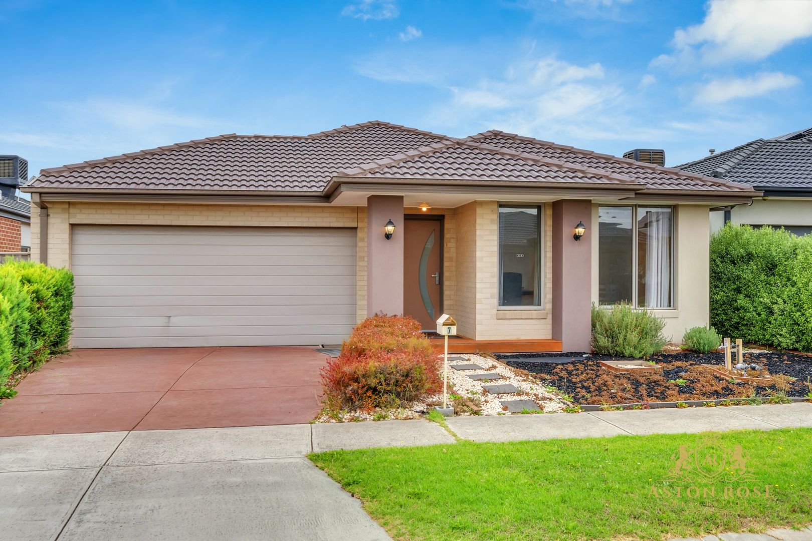 7 Rathberry Circuit, Clyde North VIC 3978, Image 1