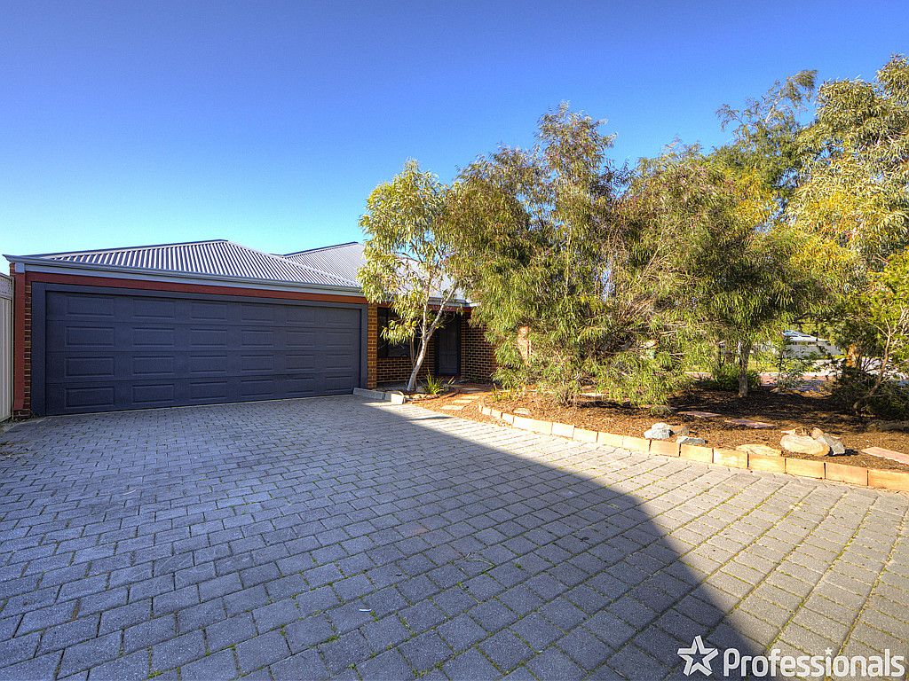 4 bedrooms House in 36 Magma Road WATTLE GROVE WA, 6107