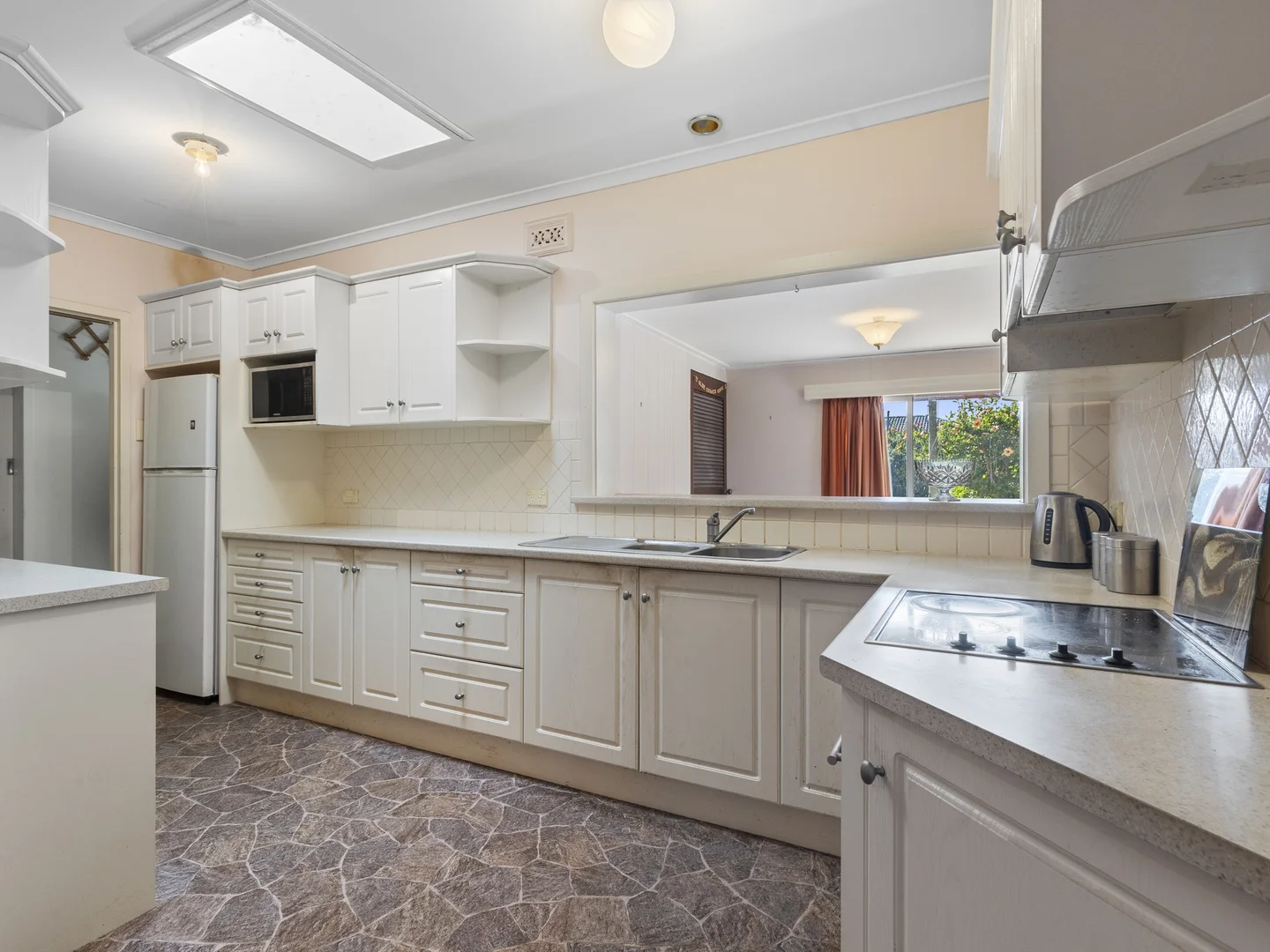 Additional image 3 of 18 Seaview Road, Morphett Vale SA 5162