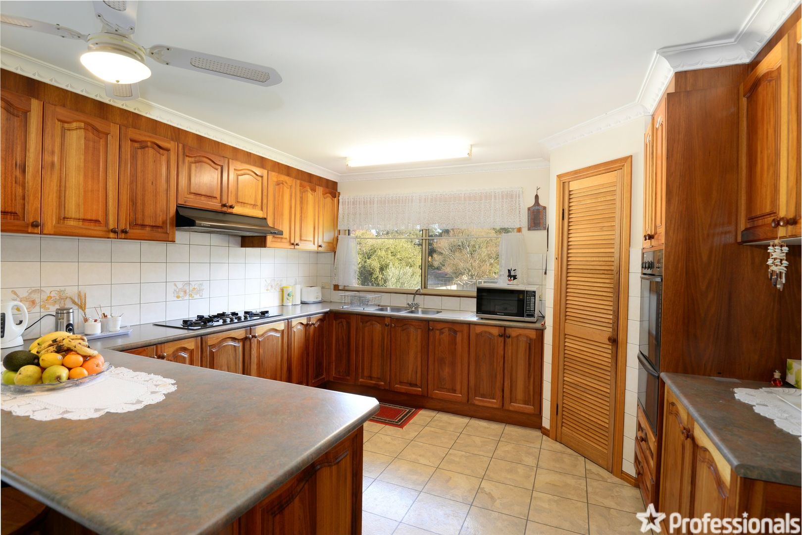 20 Surrey Road, Warburton VIC 3799, Image 2