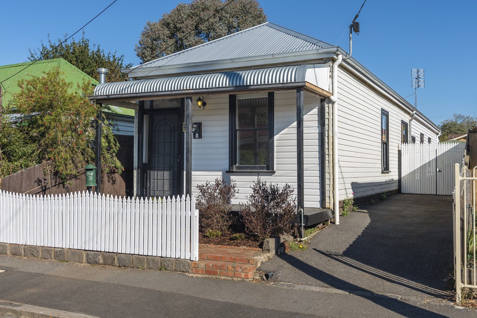 30 Lauriston Street, Kyneton VIC 3444, Image 0