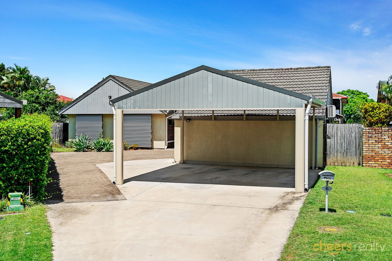 4 bedrooms House in 6 Venosa Place SUNNYBANK HILLS QLD, 4109