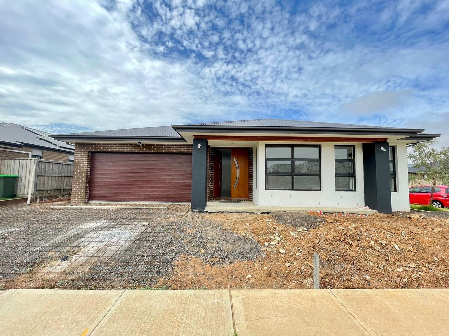4 bedrooms House in 89 Holyoake Parade MANOR LAKES VIC, 3024