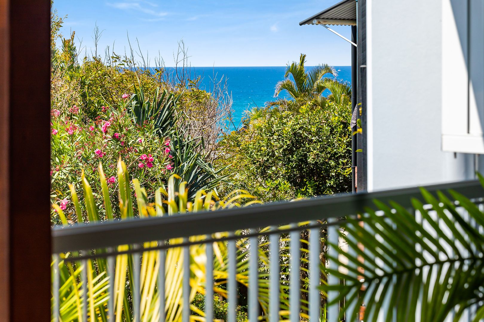 1/18 Sobraon Street, Sunrise Beach QLD 4567, Image 2