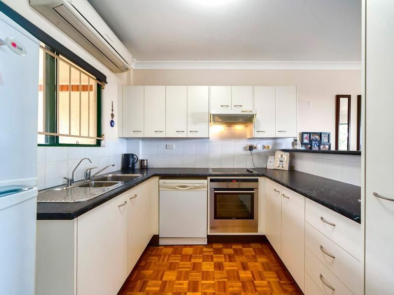 11/1 Haig Street, CLAYFIELD QLD 4011, Image 2