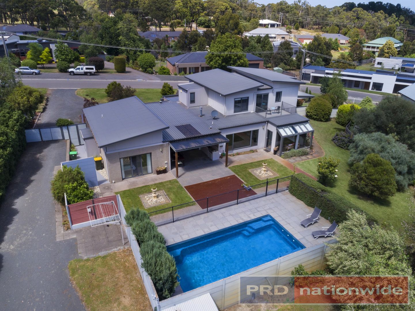 27 Gracefield Drive, Brown Hill VIC 3350, Image 2