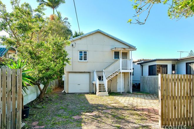 Picture of 26 Mclennan Street, WOODY POINT QLD 4019