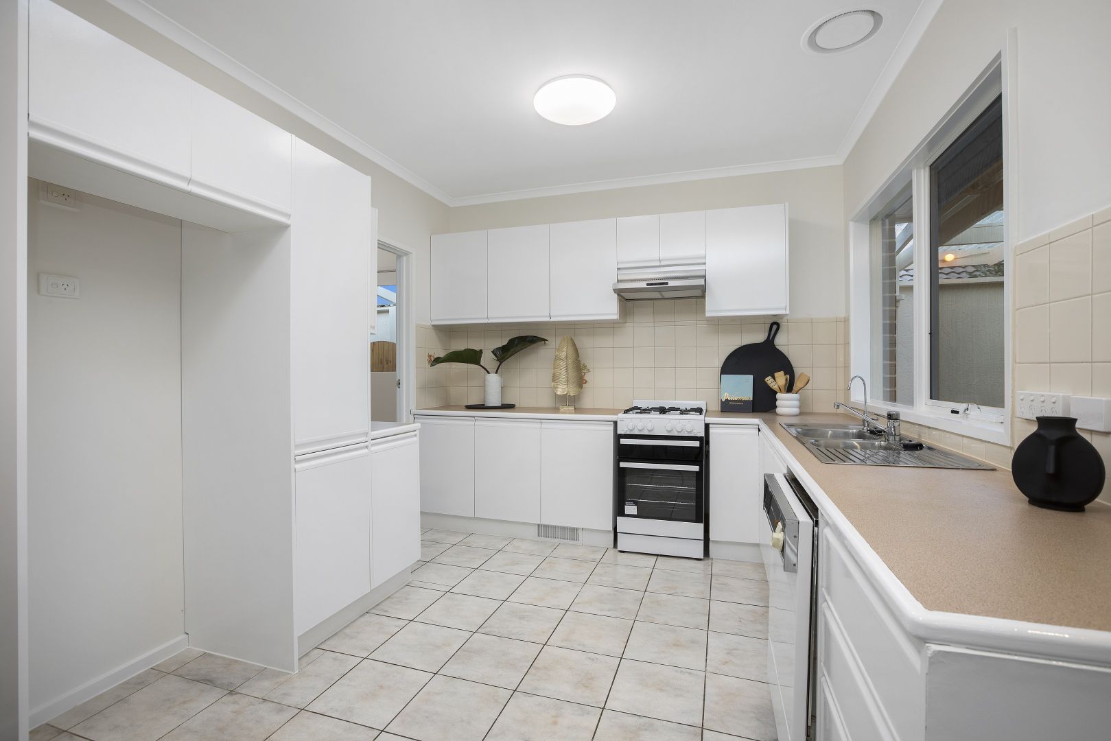 16B Wallace Crescent, Beaumaris VIC 3193, Image 2