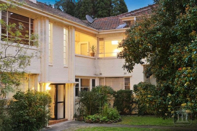 3 bedrooms Apartment / Unit / Flat in 4/7 College Parade KEW VIC, 3101
