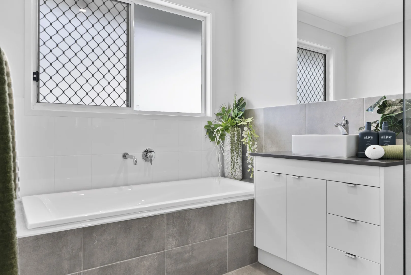 Additional image 23 of 45 Mountain Ash Way, Redland Bay QLD 4165