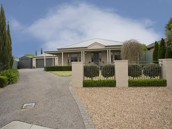 4 Exeter Place, Strathfieldsaye VIC 3551