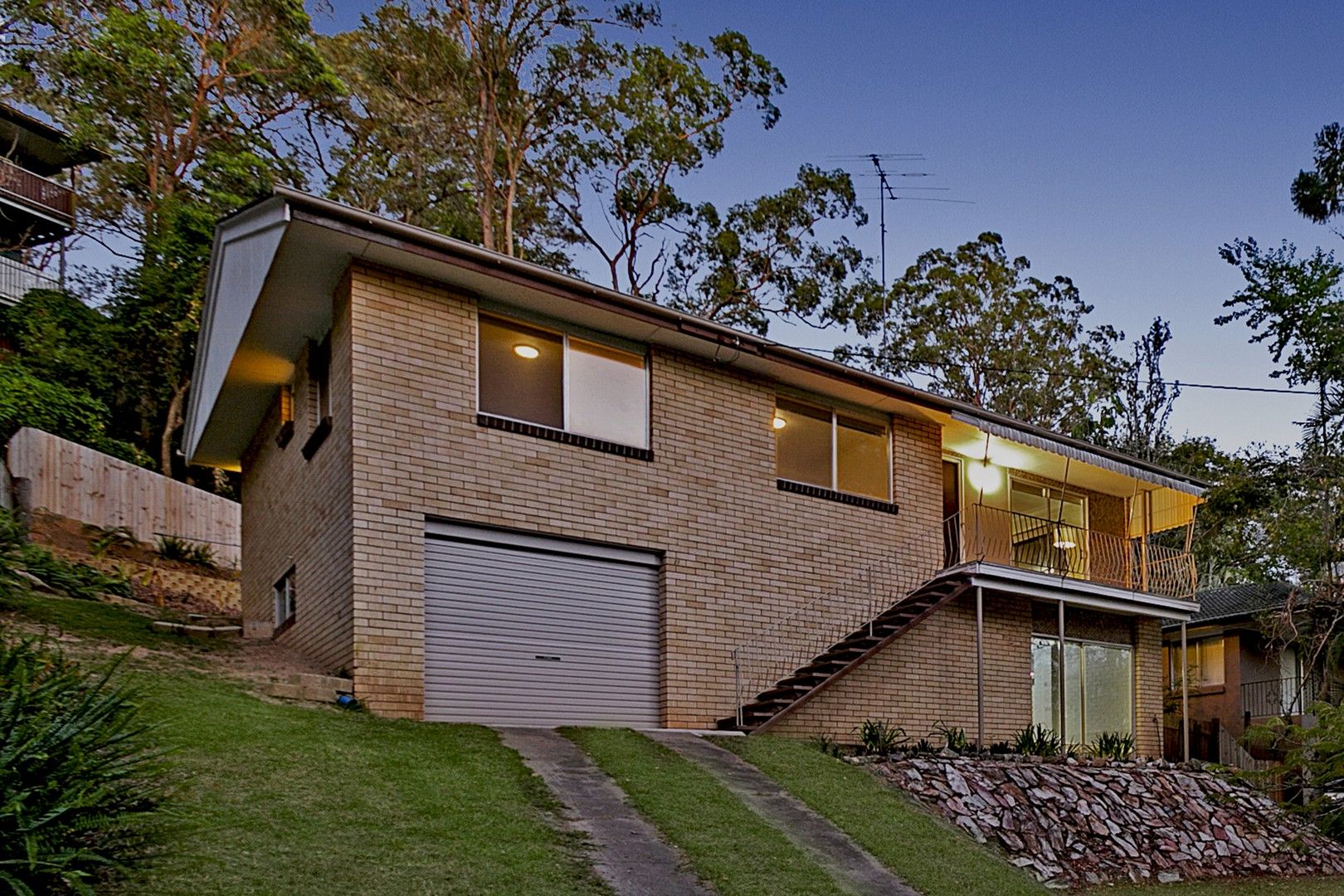 4 bedrooms House in 21 Flynn Street HOLLAND PARK WEST QLD, 4121