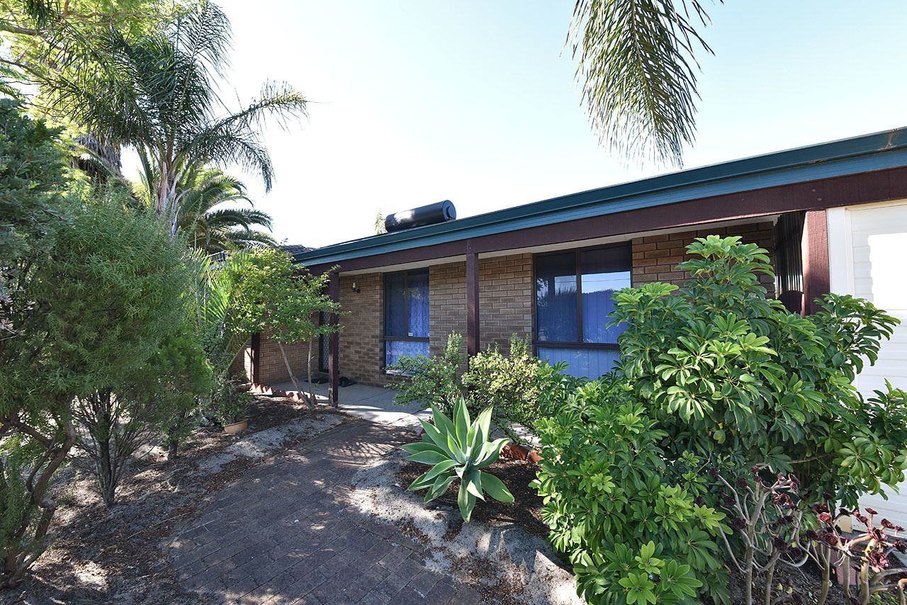 3 bedrooms House in 182 Yale Rd THORNLIE WA, 6108