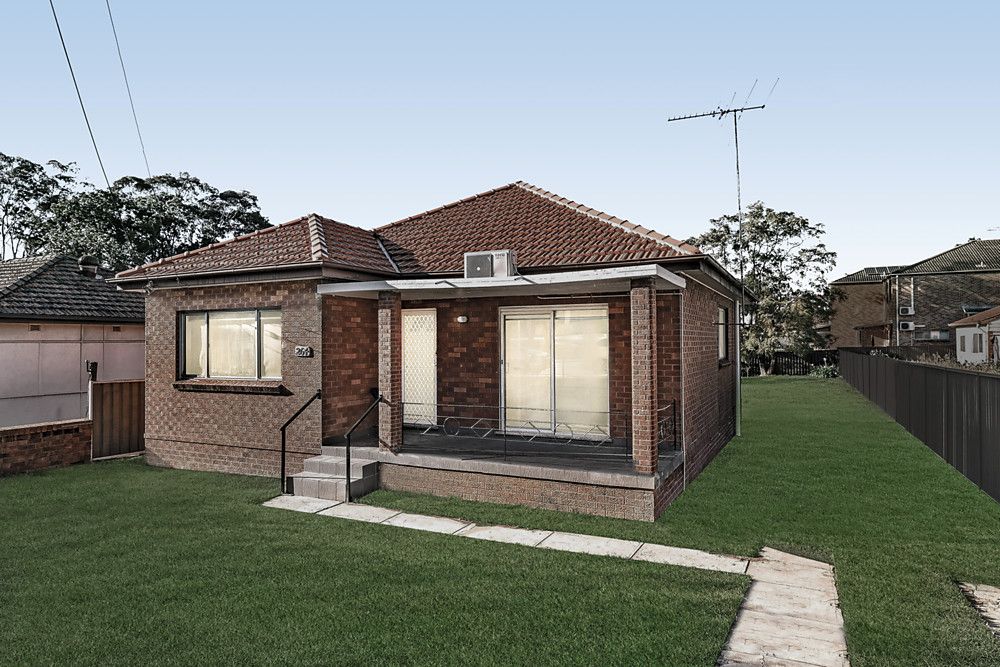 3 bedrooms House in 264 Canterbury Road REVESBY NSW, 2212