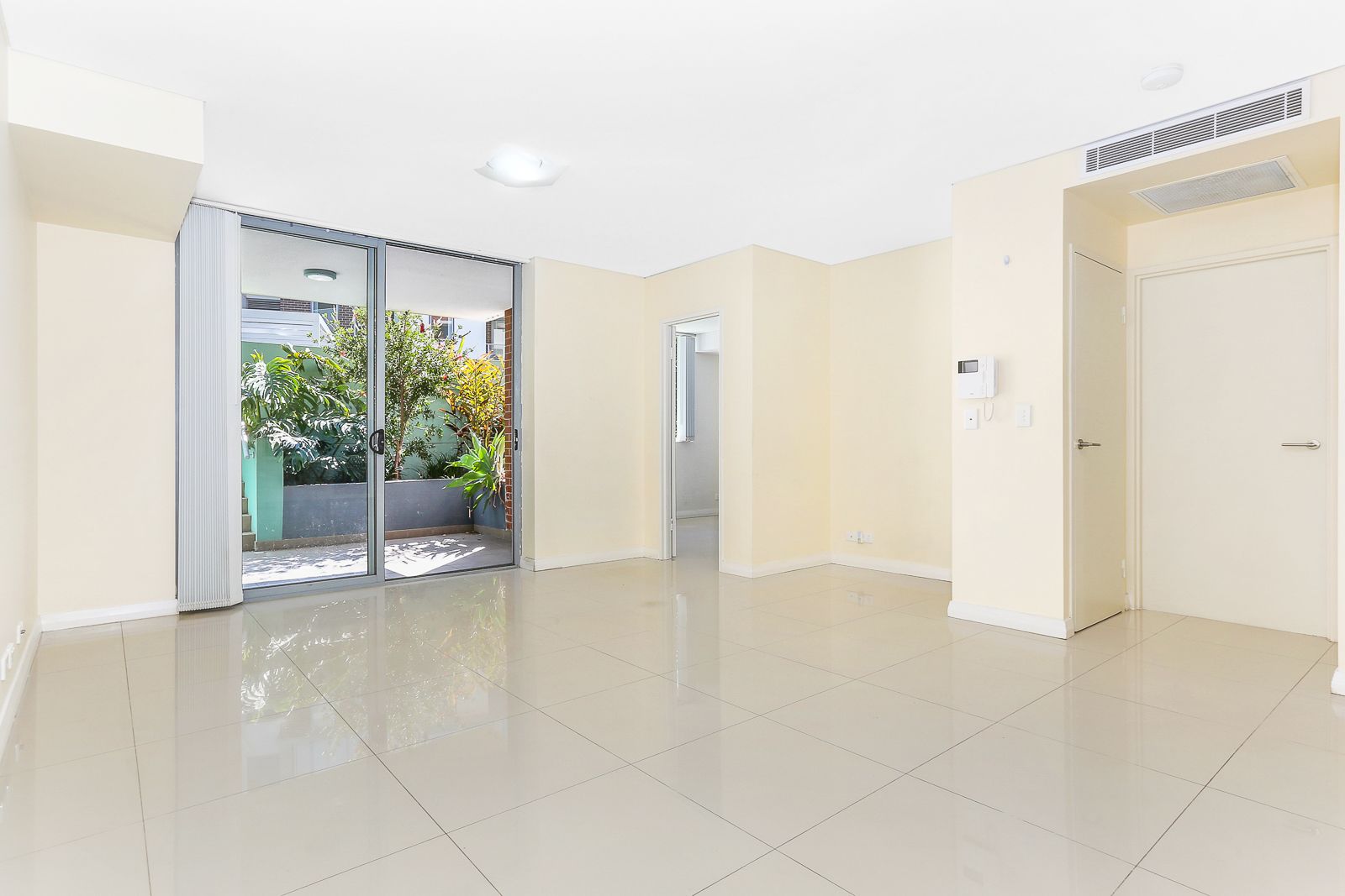 1 bedrooms Apartment / Unit / Flat in 5215/42-44 Pemberton Street BOTANY NSW, 2019