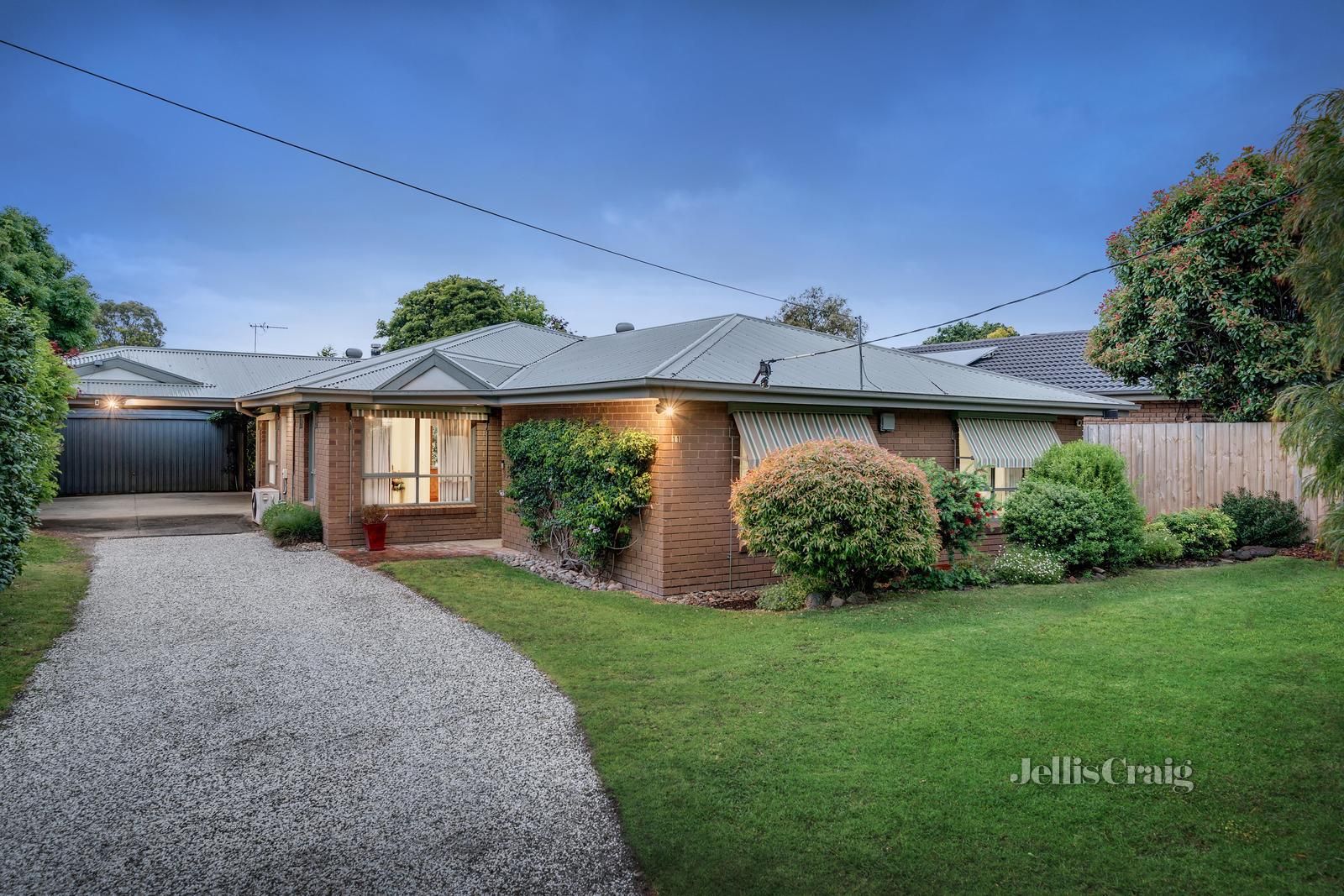 11 Olympic Avenue, Montmorency VIC 3094