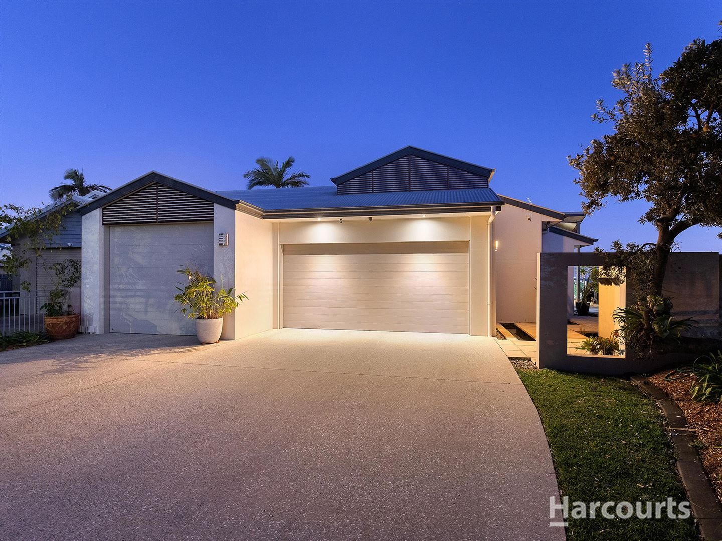 24 Woodcliffe Crescent, Woody Point QLD 4019, Image 2