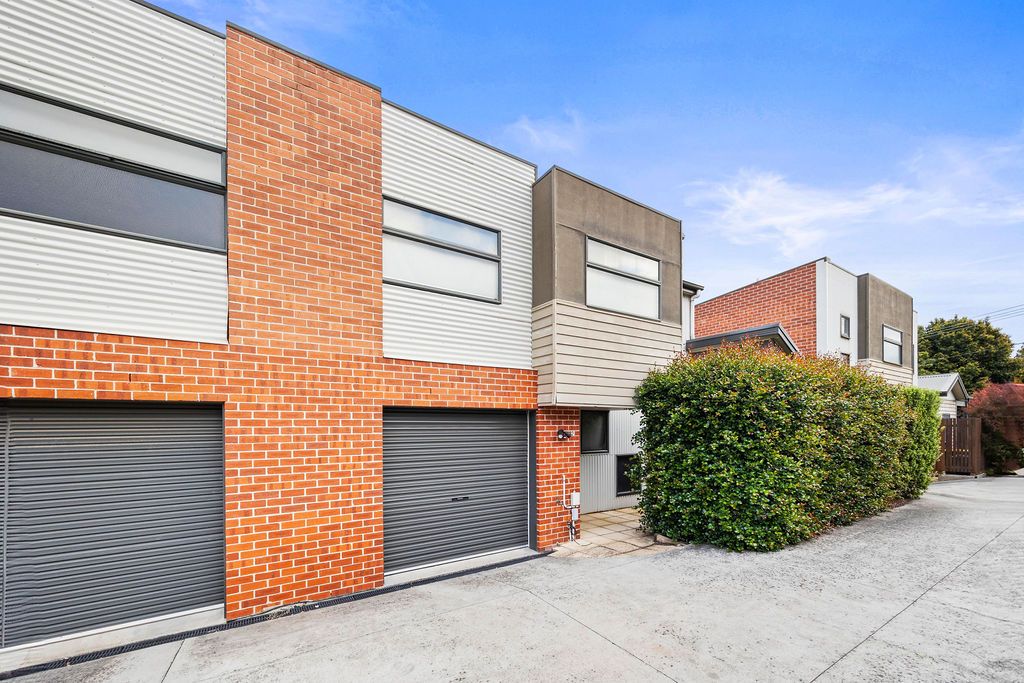 2 bedrooms Townhouse in 2/420 Nicholson Street BLACK HILL VIC, 3350