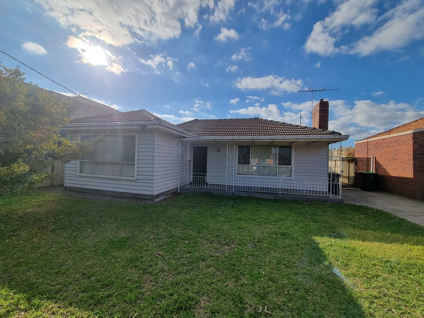 3 bedrooms House in 8 Essex Street SUNSHINE NORTH VIC, 3020