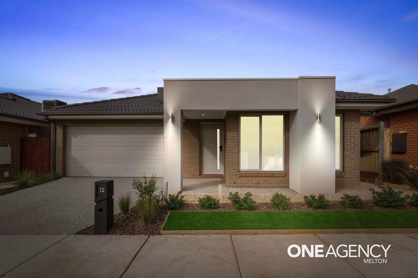 3 bedrooms House in 12 Harry Drive THORNHILL PARK VIC, 3335