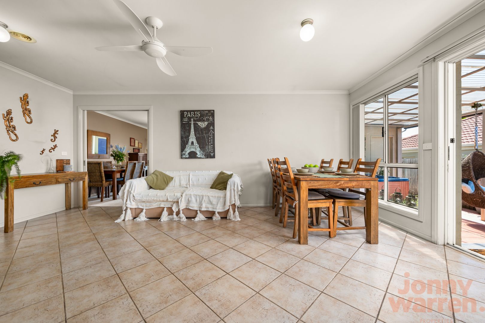 7 Colverwell Crescent, Jerrabomberra NSW 2619, Image 2