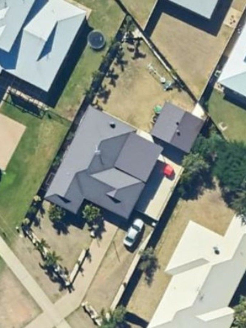 4 bedrooms House in 66 Long Street EMERALD QLD, 4720