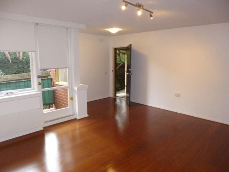 2 bedrooms Apartment / Unit / Flat in 3/27 Alma Grove ST KILDA VIC, 3182