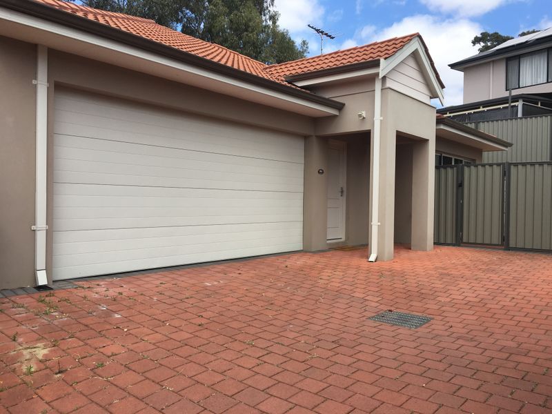 4 bedrooms House in 16A Priestley Street EMBLETON WA, 6062