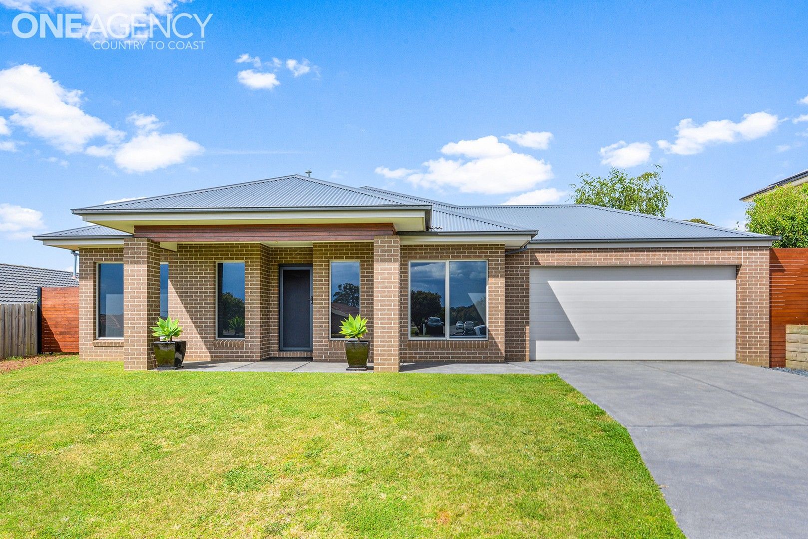 16 Claudia Crescent, Drouin VIC 3818, Image 0