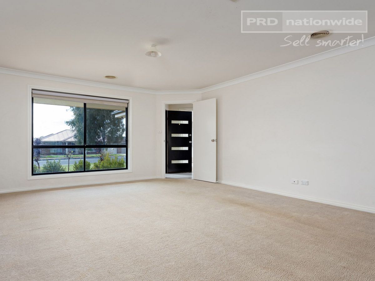 60 Grinton Avenue, Ashmont NSW 2650, Image 1