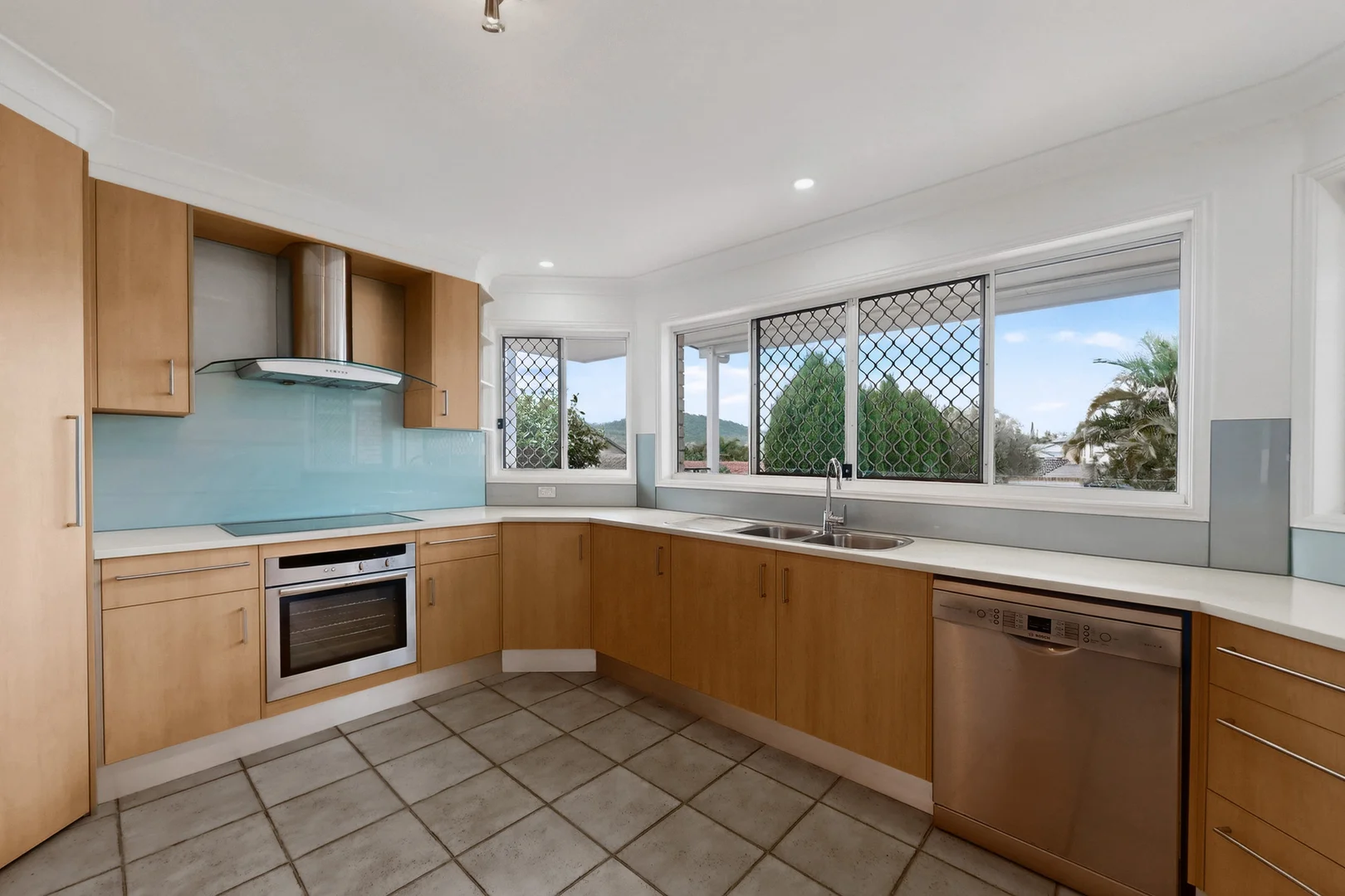 Additional image 5 of 6 Hopetoun Close, Carindale QLD 4152