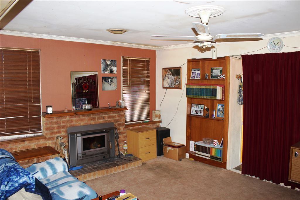 18 Ninth Street, Eildon VIC 3713, Image 2