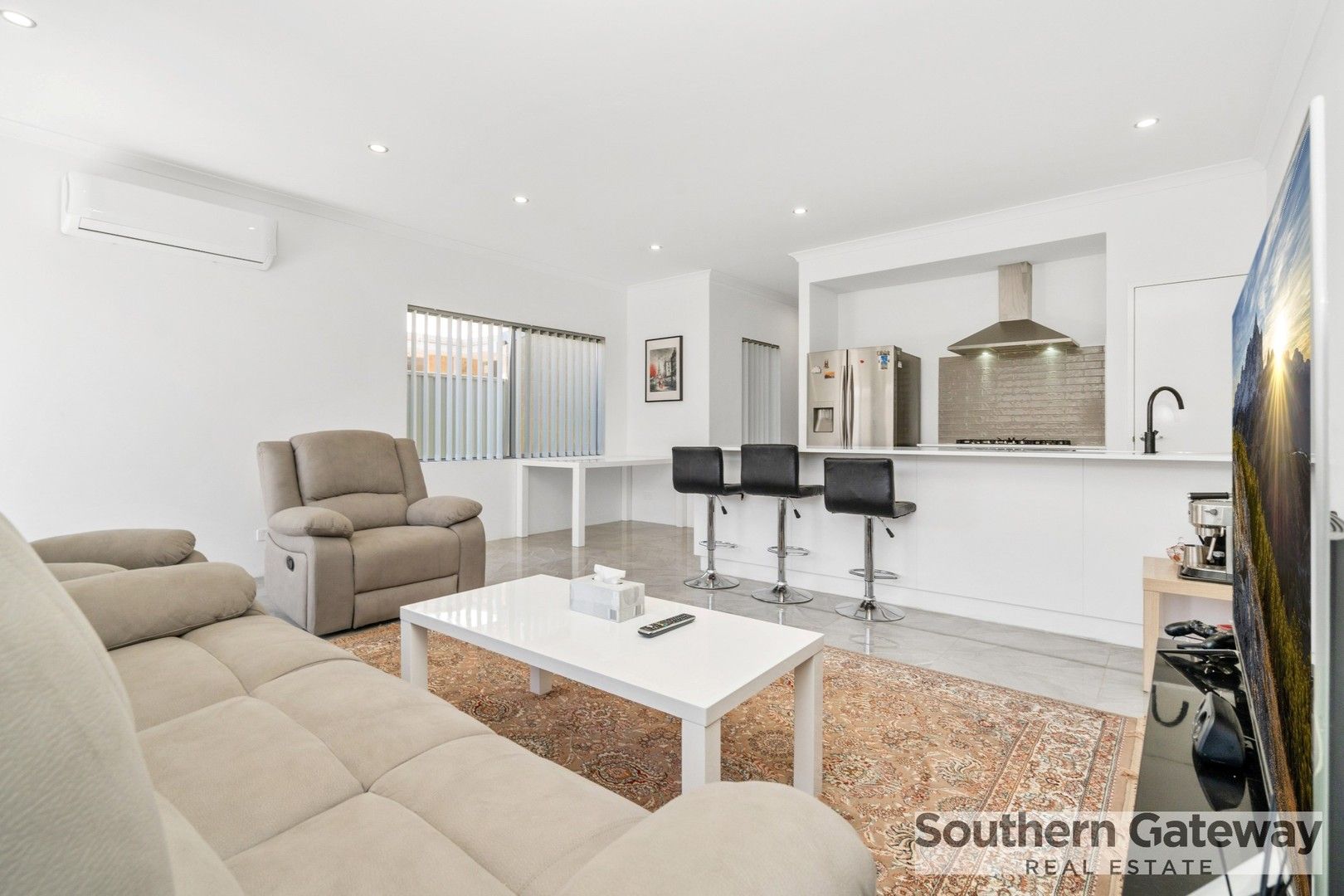 3 bedrooms House in 72 Somerford Promenade WELLARD WA, 6170