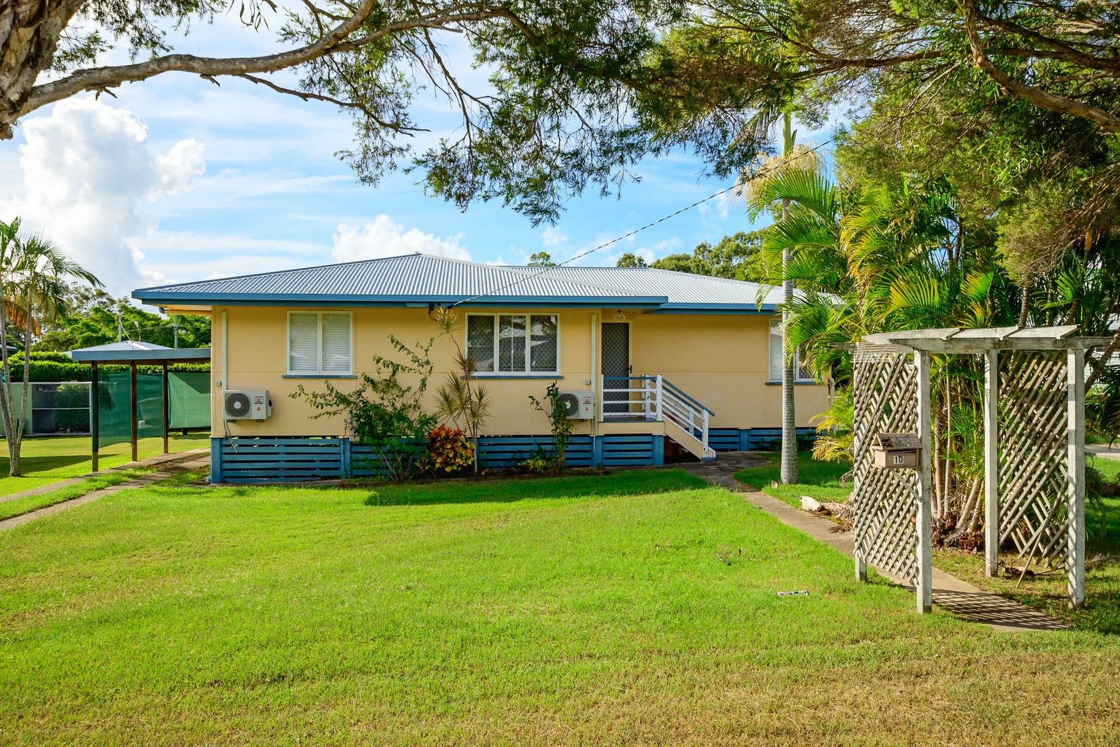 3 bedrooms House in 10 Busteed Street WEST GLADSTONE QLD, 4680