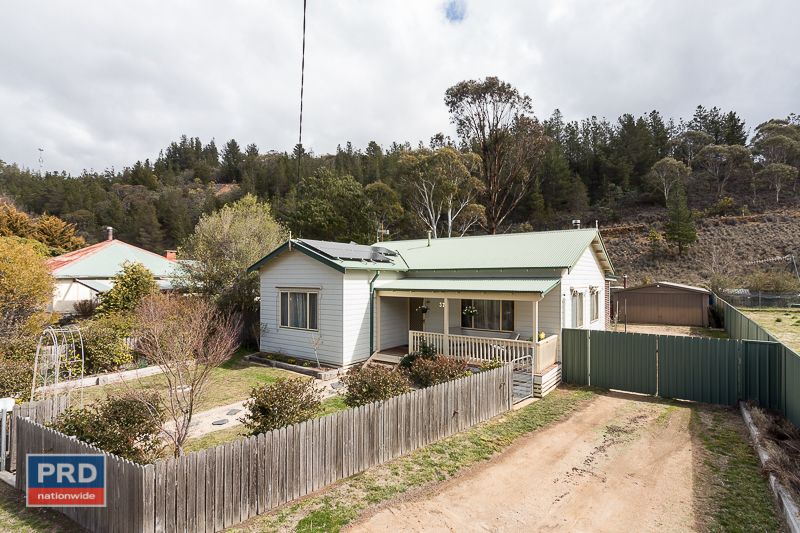 37 Foxlow Street, Captains Flat NSW 2623