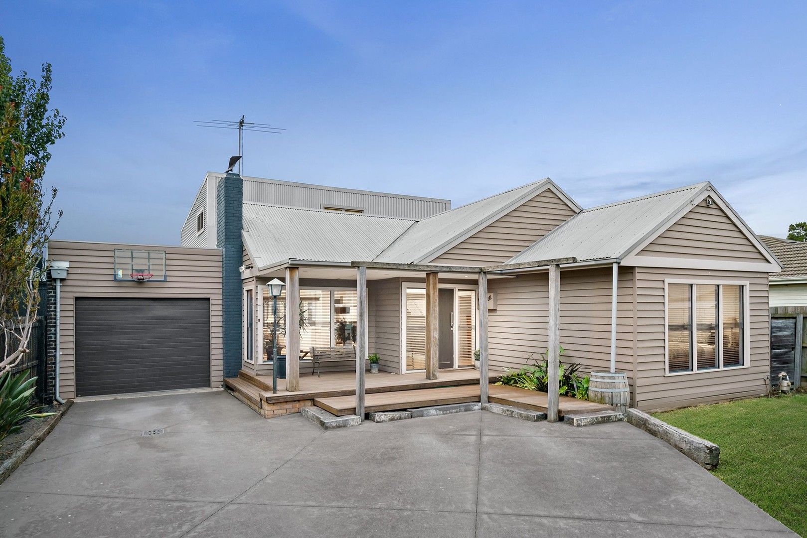4 bedrooms House in 11 Conifer Avenue BROOKLYN VIC, 3012