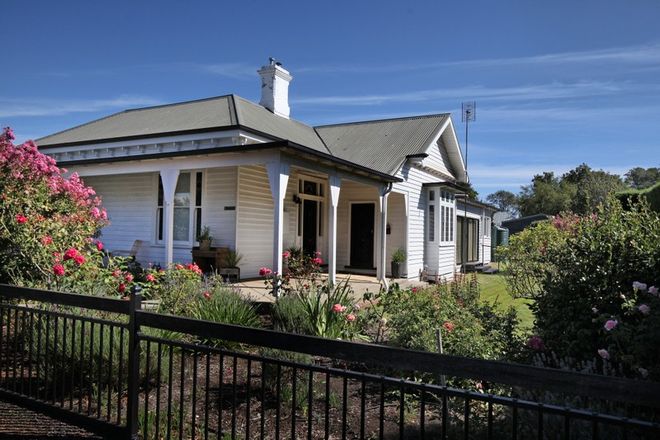 Picture of 11 Yaldwyn Street East, KYNETON VIC 3444