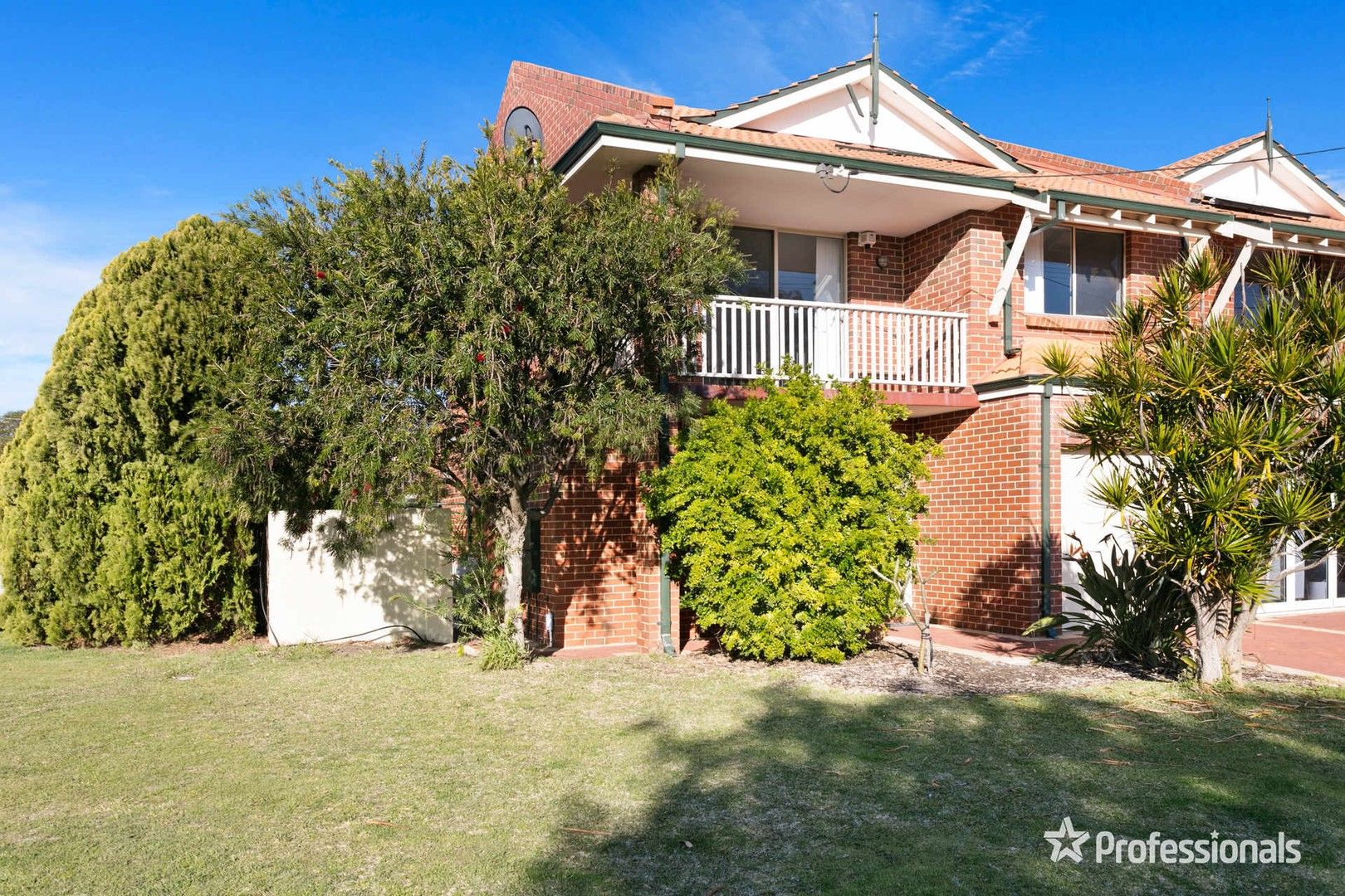 3 bedrooms House in 24B Tyler Street JOONDANNA WA, 6060