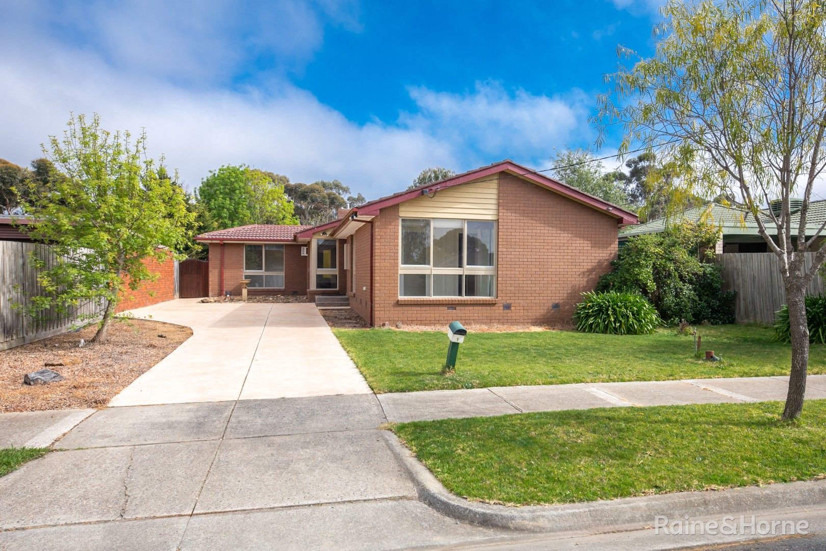 4 bedrooms House in 1 Gregory Court SUNBURY VIC, 3429