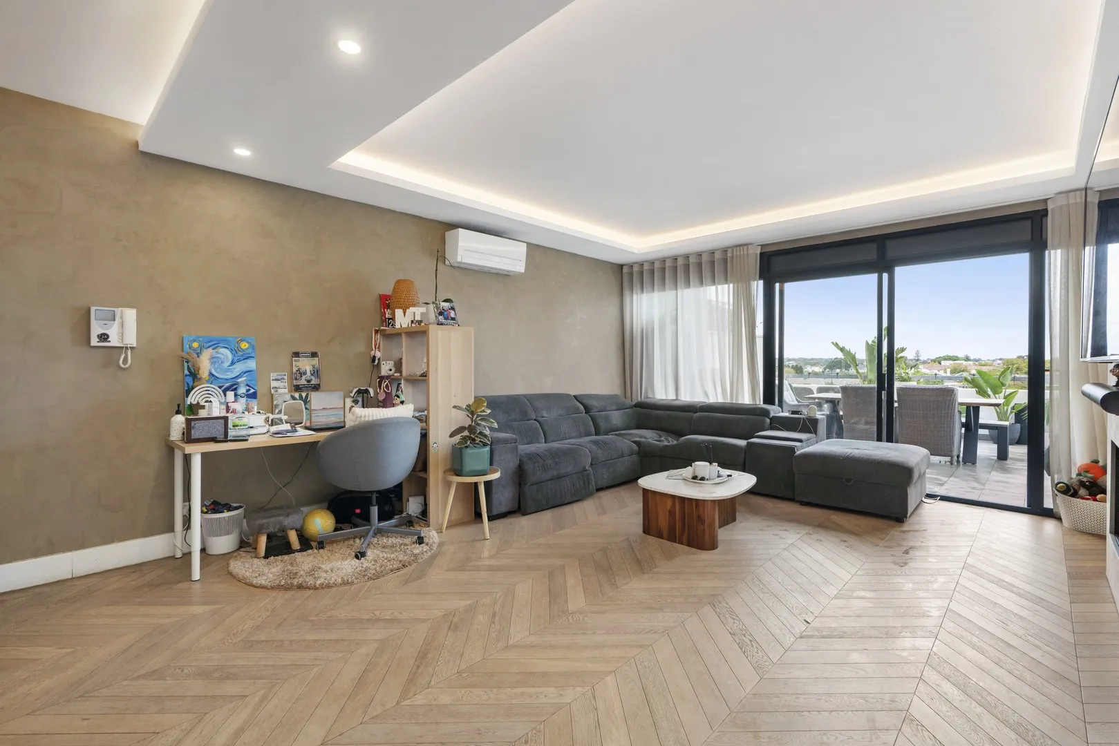 Oversized Terrace Living with Panoramic Eastern Views, St Kilda