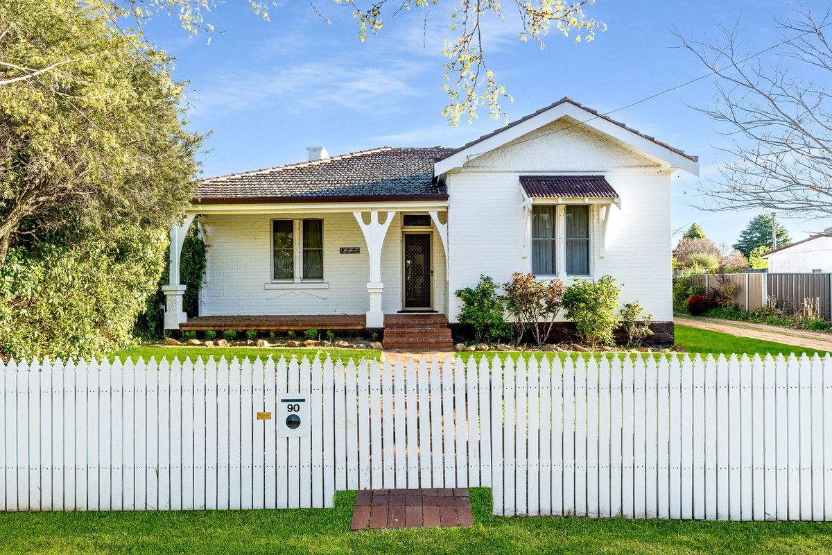 4 bedrooms House in 90 Gardiner Road ORANGE NSW, 2800