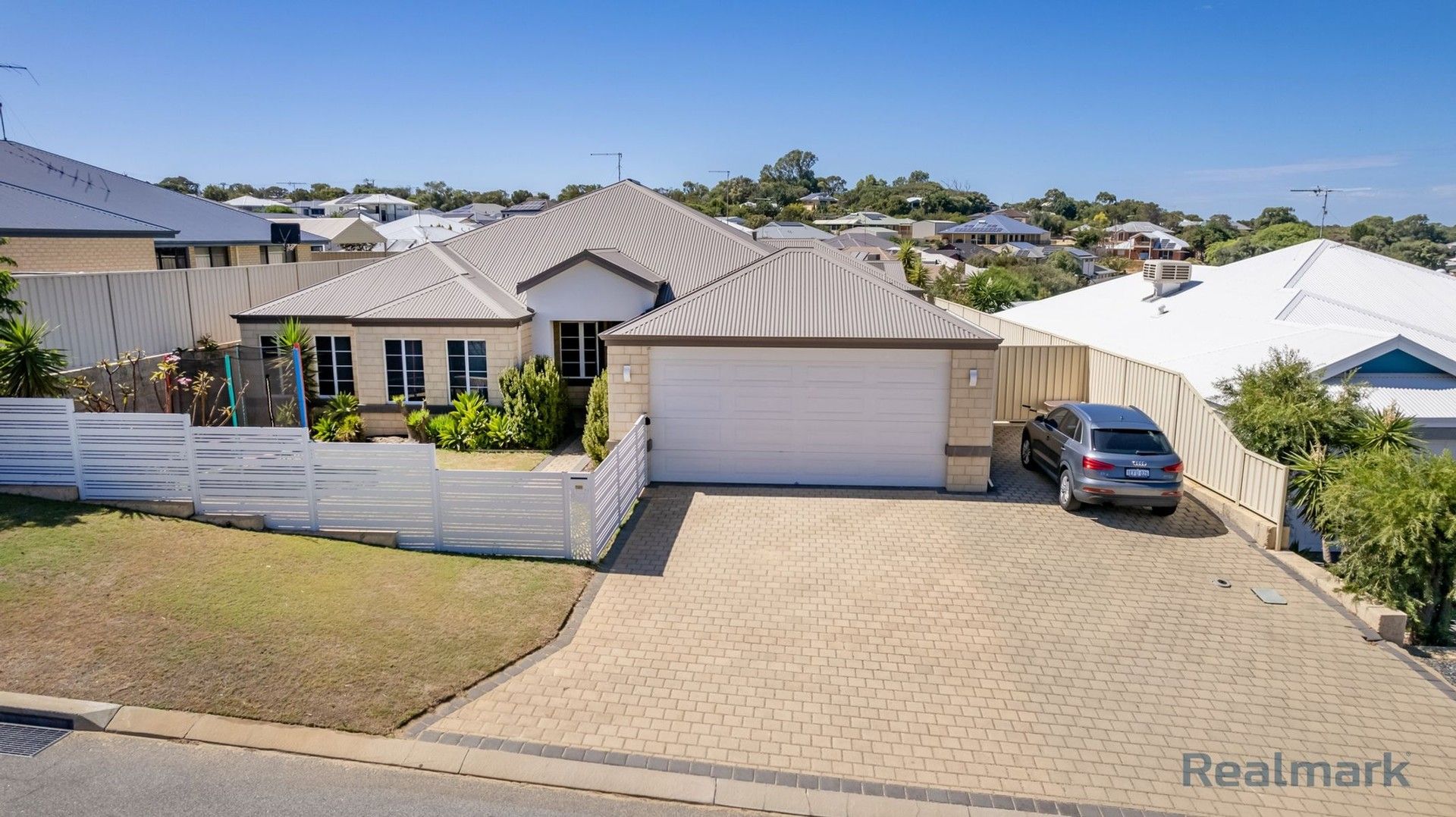 4 bedrooms House in 103 Touchstone Drive DAWESVILLE WA, 6211