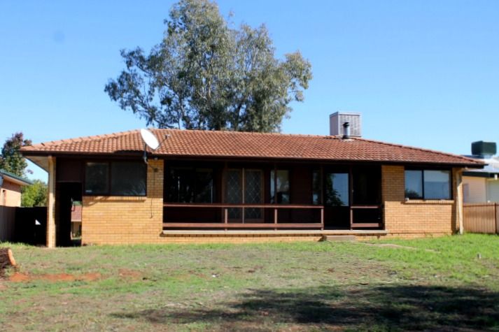 28 McGregor Street, Condobolin NSW 2877, Image 2