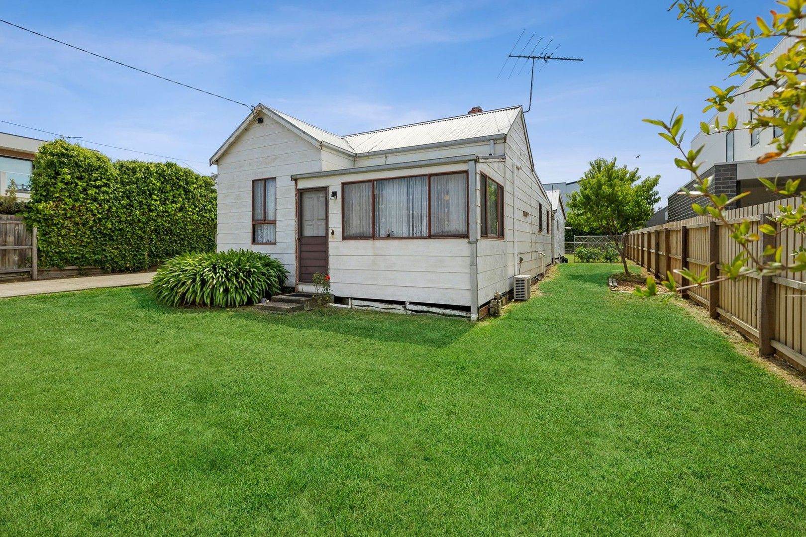 4 bedrooms House in 60 Cowrie Road TORQUAY VIC, 3228