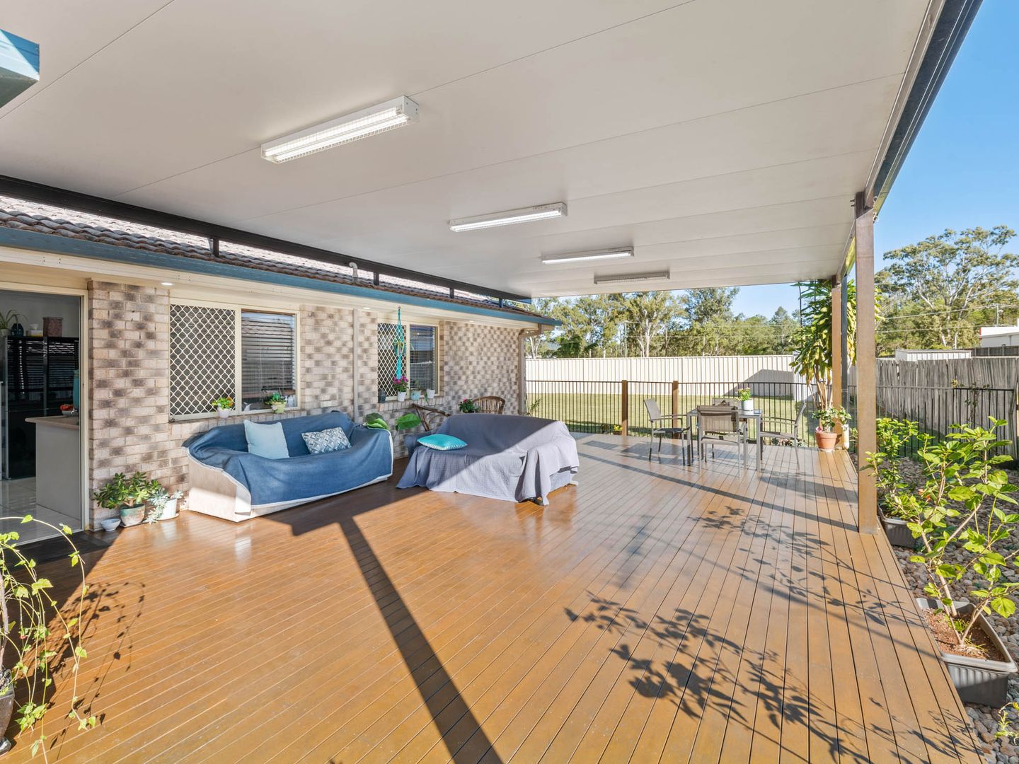 43 Lennon Drive, Windaroo QLD 4207, Image 2